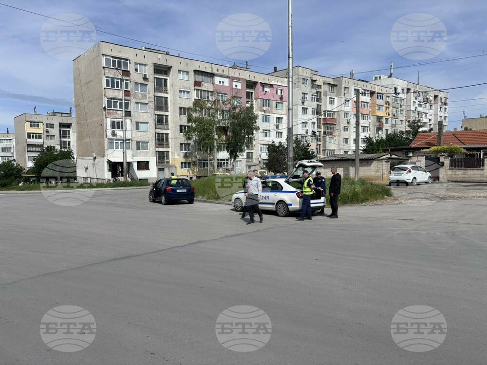 Десет души са задържани в Добрич днес по време на специализирана полицейска операция