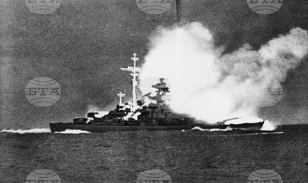 На 27 май 1941 г. е потопен германският линеен кораб „Бисмарк”