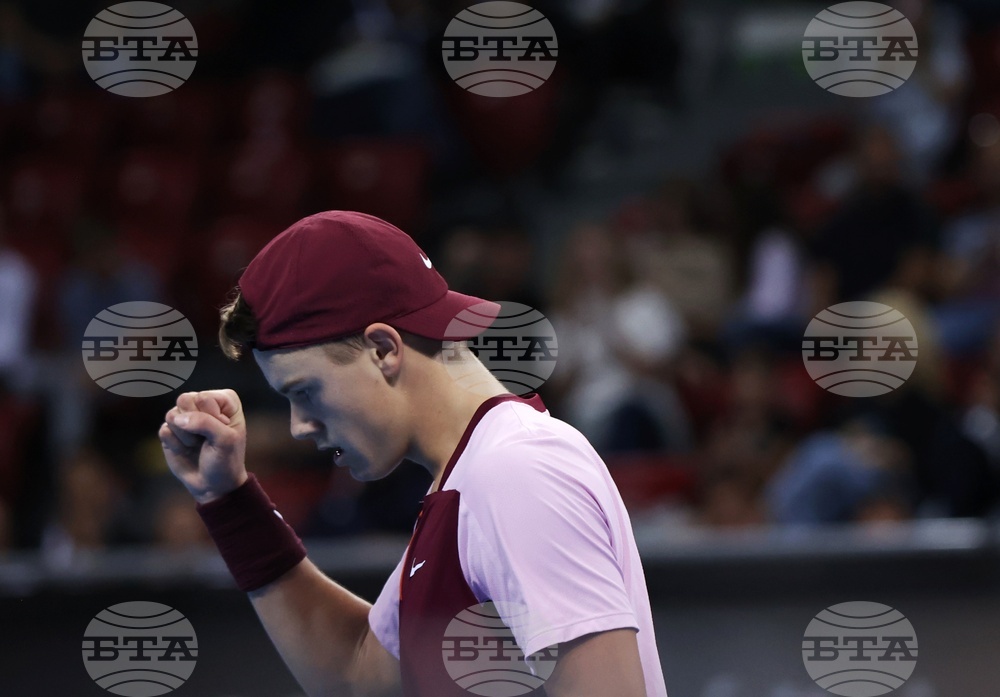 Тенис - Sofia Open 2022 - финал - Холгер Руне - Марк-Андреа Хюслер