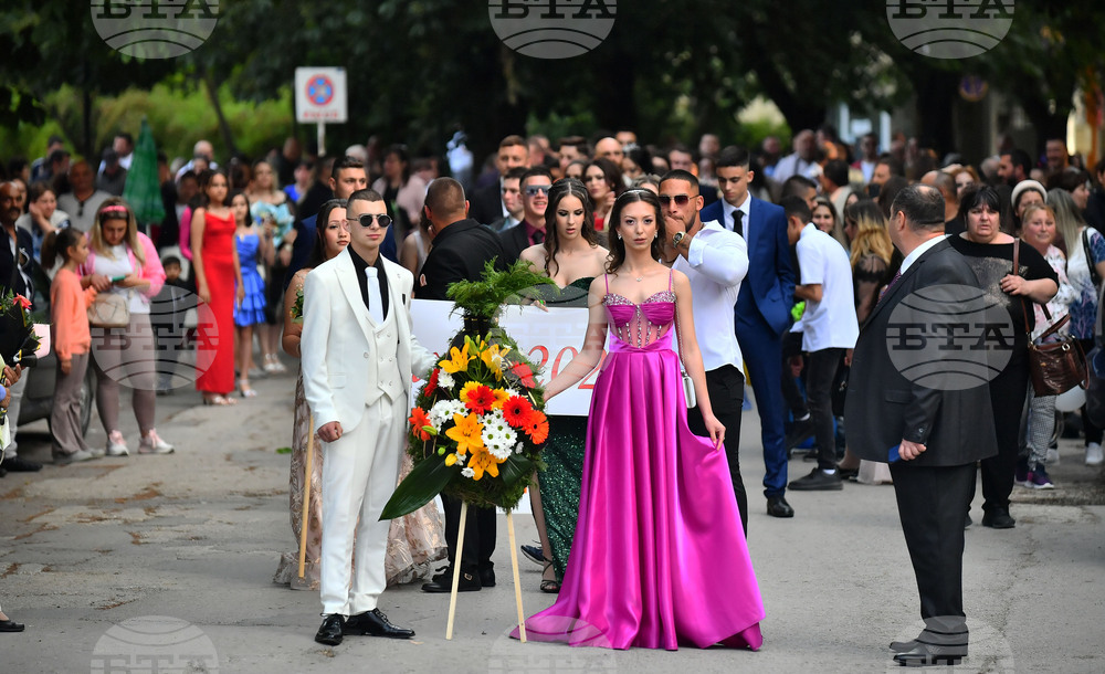 Исперих - абитуриенти