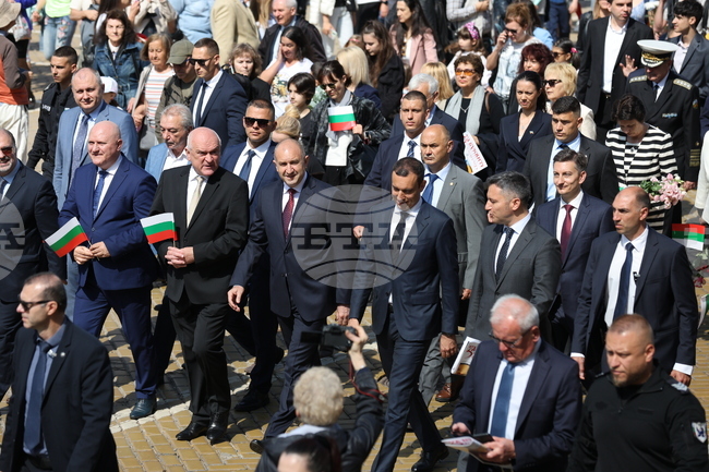 Тържествено шествие - 24 май