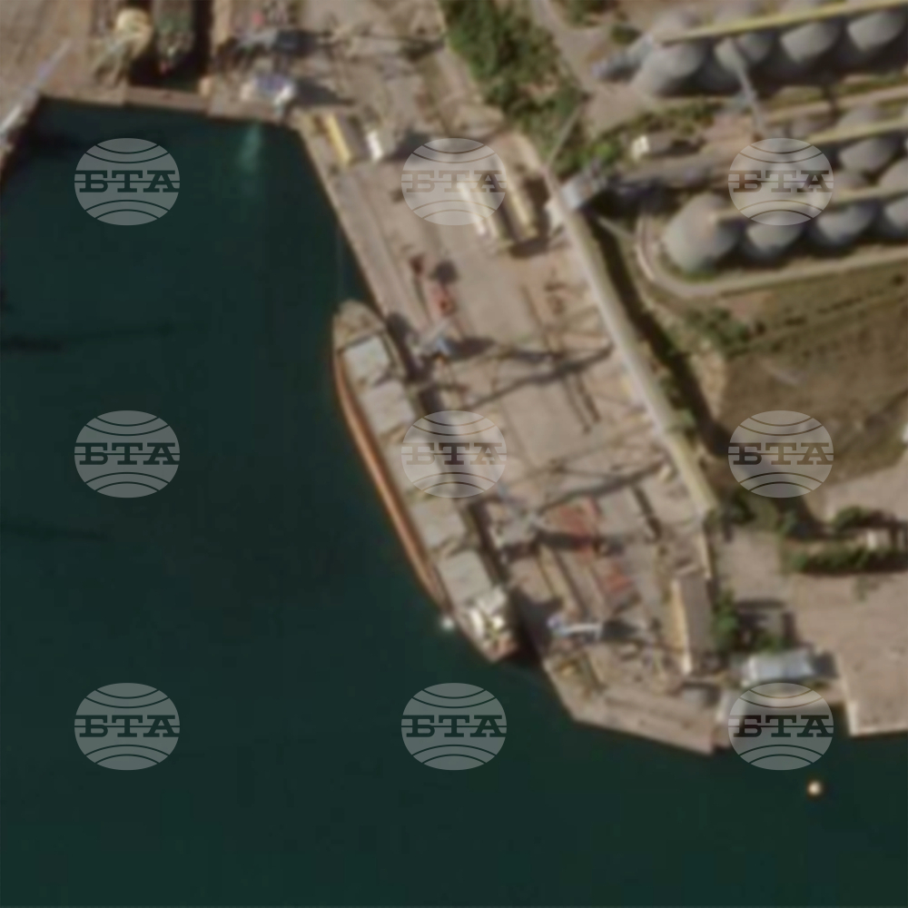 Във водите край Севастопол е свален дрон, съобщи подкрепяният от Русия губернатор на града