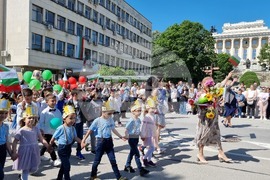 Габрово - 24 май - празнично шествие