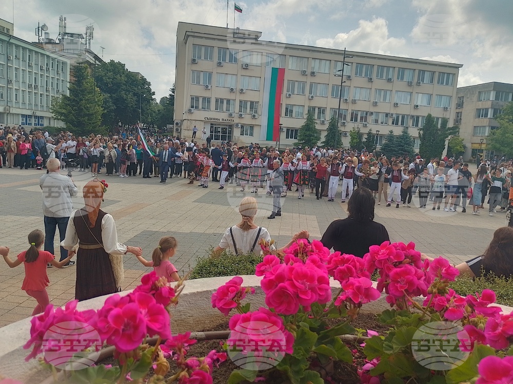 Търговище празнува 24 май с шествие в центъра на града