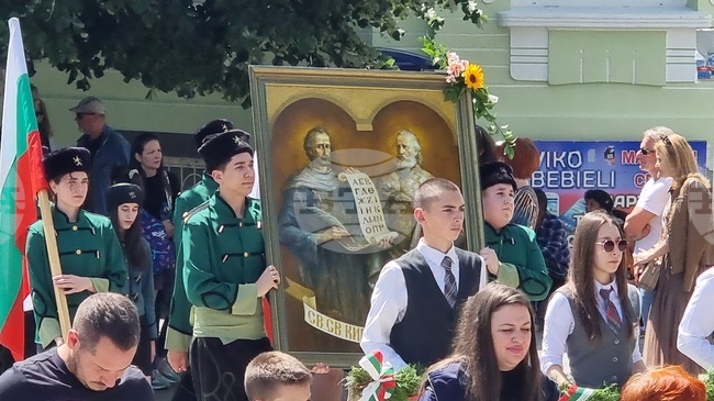 Сливен - 24 май - шествие