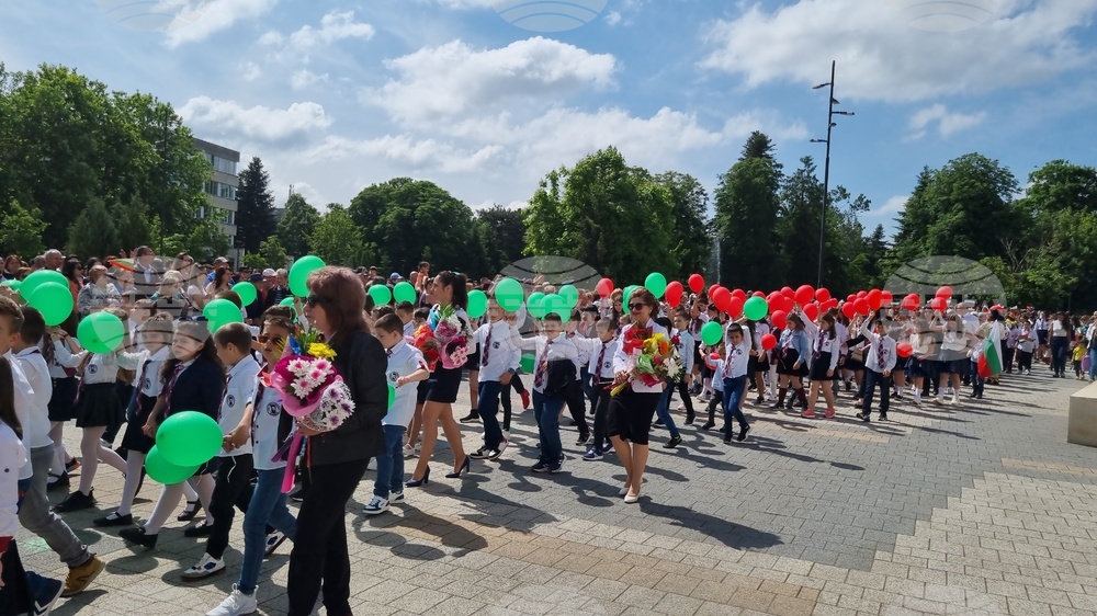 Търговище - 24 май - празнично шествие