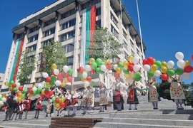 Стара Загора - 24 май - шествие