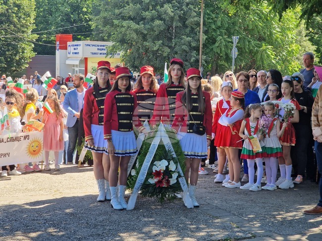 На 24 и 26 май паркирането в синята зона на Петрич и Сандански ще бъде безплатно