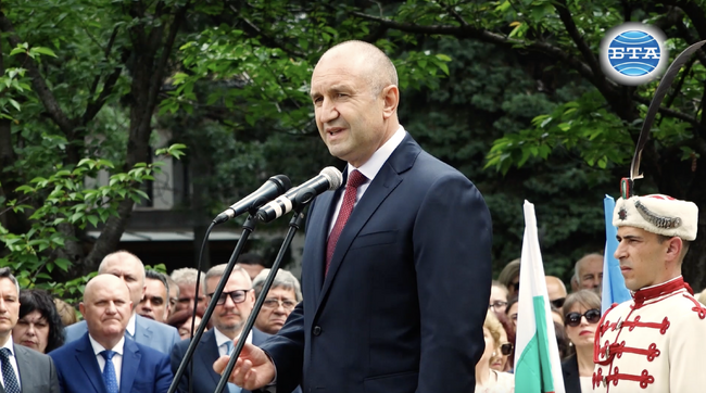 Румен Радев в словото си за 24 май: Само, който не познава колко струва разрухата на невежеството, може да се страхува от цената на образованието