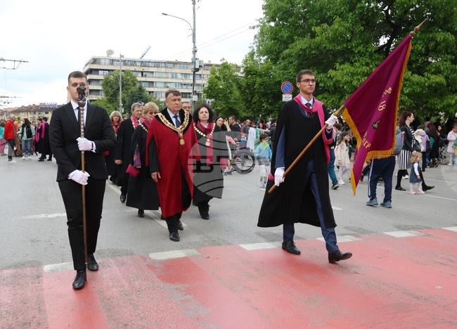 Софийски университет "Св. Климент Охридски" - 24 май - шествие - академично тържество - 