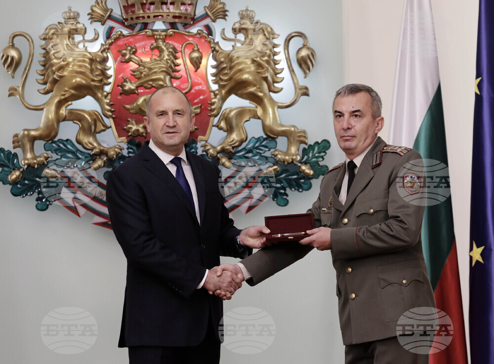 Президент - висше офицерско звание - церемония