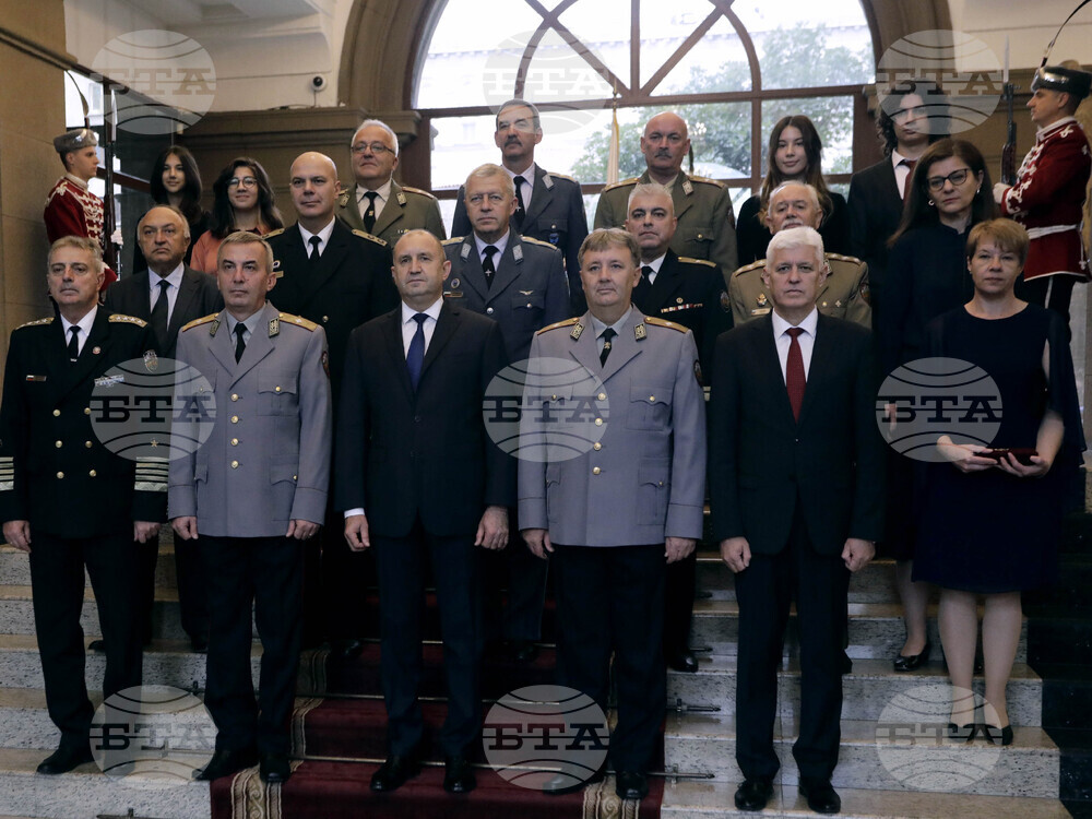 Президент - висше офицерско звание - церемония