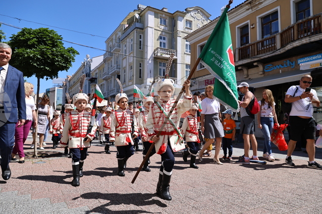 Пловдив - 24 май - празнично шествие