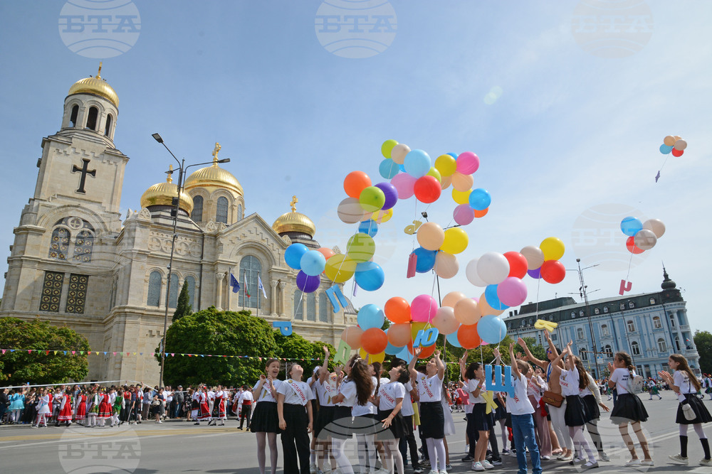 Варна отбеляза 24 май с многохилядно шествие
