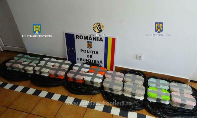 Български шофьор на ТИР е арестуван след опит да внесе 40 килограма метамфетамини в Румъния през ГКПП Калафат