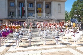 Троян - 24 май - шествие - концерт