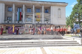 Троян - 24 май - шествие - концерт