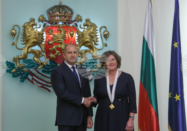 Румен Радев - Флоранс Робин - орден „Мадарски конник“