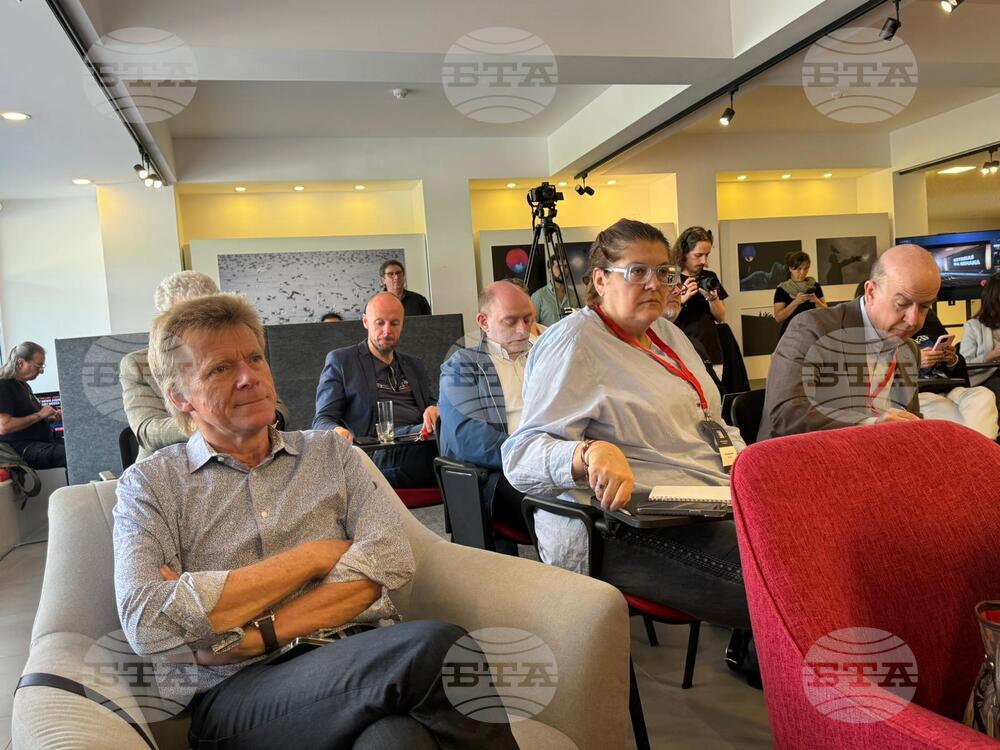 European News Agencies Receive Magnet with Bulgarian Alphabet for May 24