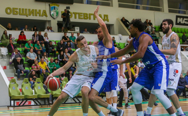 Балкан нанесе първа загуба на Рилски спортист за сезона в Националната баскетболна лига
