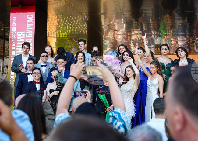 Рекорден брой абитуриенти за последното десетилетие изпраща Бургас тази година