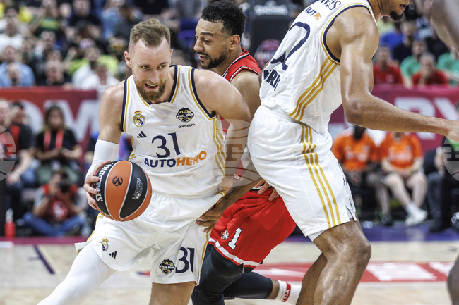 Победи за дебютанта Дубай Баскетбол и Панатинайкос в Евролигата, Реал Мадрид допусна загуба в Италия
