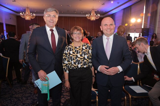 Либералите по света поздравиха ДПС с изборния резултат