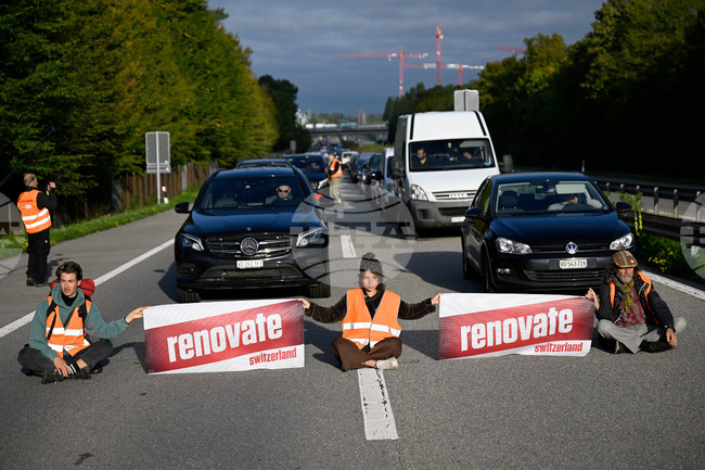 Швейцарски депутати предлагат въвеждане на такса за преминаване през страната 