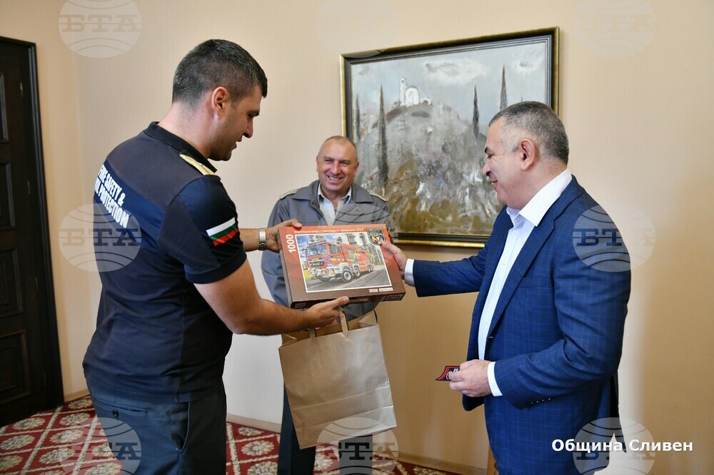 Община Сливен получи като дарение специализиран автомобил от противопожарната служба в Кьолн, Германия