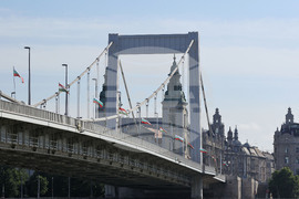 Унгария - България - президент - посещение - мостът "Ержебет" - знамена