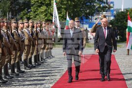 Унгария - Румен Радев - Тамаш Шуйок - посрещане