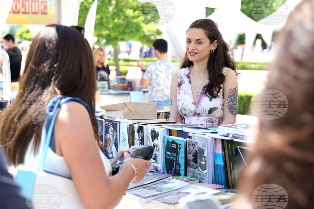 Пролетен панаир на книгата - "Среща с автограф" - "Черният клас" - Борислава Манова