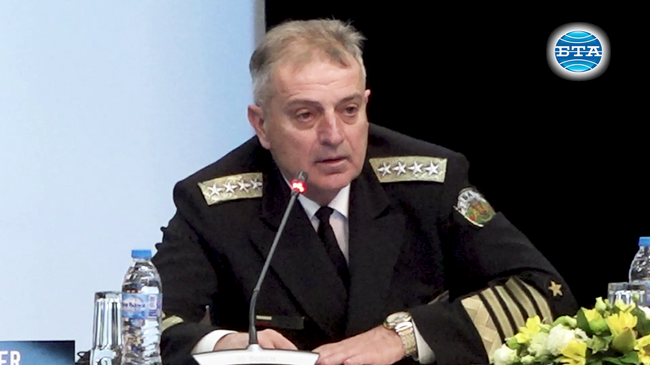  Младите хора искат да бъдат в предизвикателна среда, заяви началникът на отбраната адмирал Емил Ефтимов