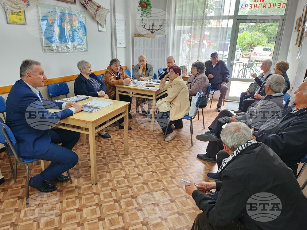 Водачът на листата на ПП-ДБ в Силистра Богомил Петков се срещна с местни пенсионери