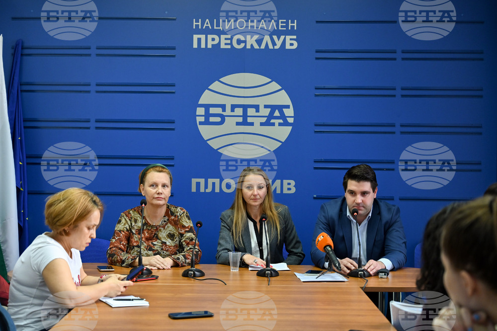 Общинските съветници от "Демократична България - обединение" поискаха оставката на кмета на Пловдив Здравко Димитров