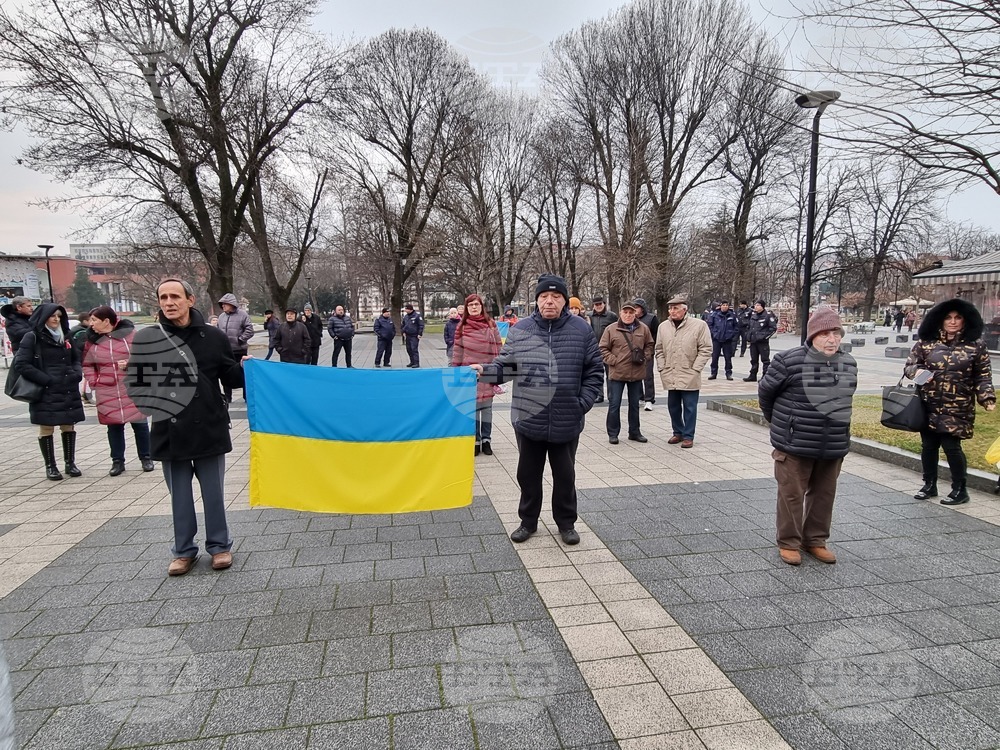Мирно шествие срещу войната в Украйна се проведе в Плевен