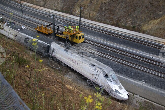 АП: Смъртоносната влакова катастрофа в Южна Испания хвърли сянка върху високоскоростната железопътна мрежа в страната