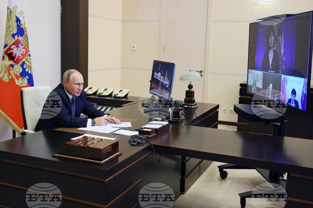 В дискусия с учители за поуките от бунта на казака Емелян Пугачов Путин заключи, че държавата трябва да бъде силна
