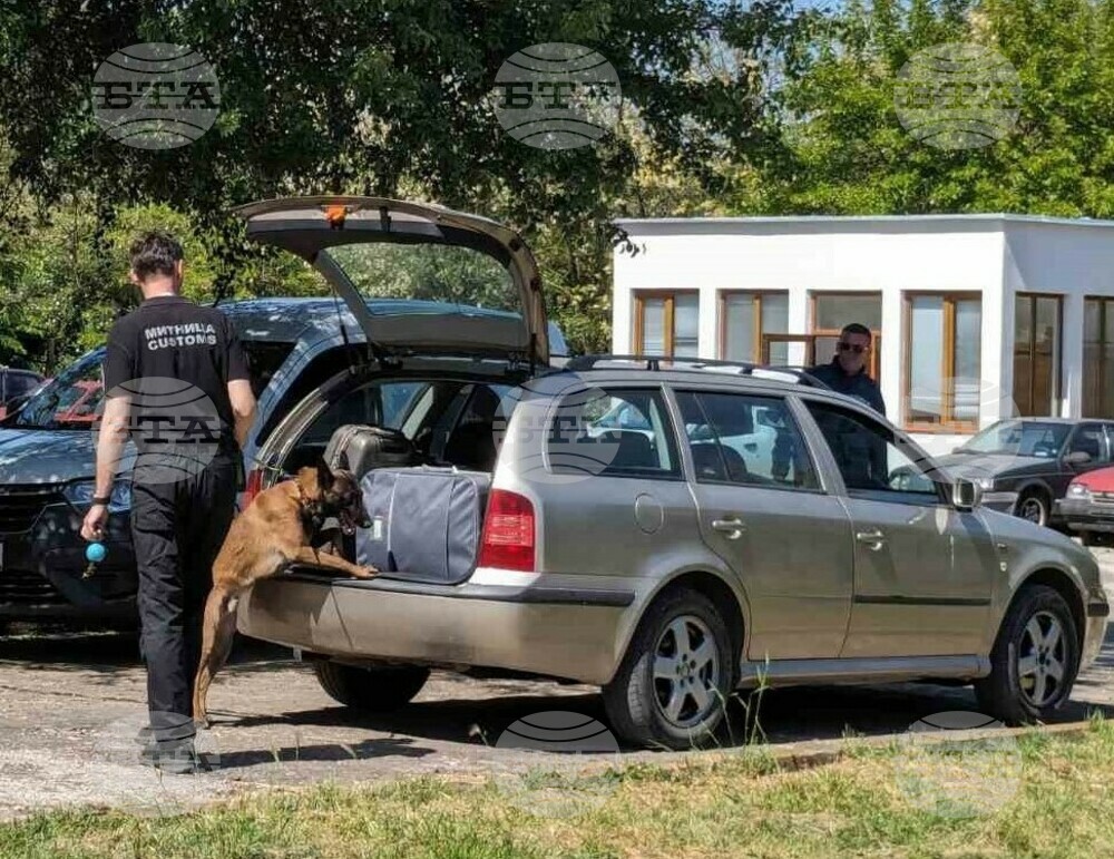 Агенция „Митници“: Школата за митнически кучета на Агенция „Митници“ отбеляза своята 20 - годишнина