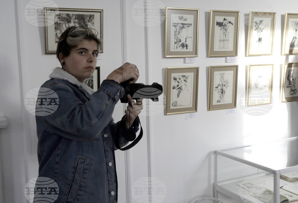 Изложба - „90 години Румен Скорчев“