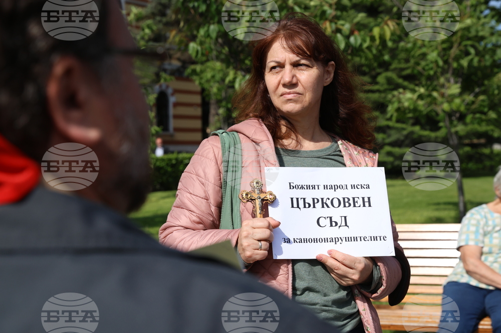 Свети синод - протестиращи