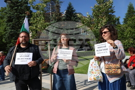 Свети синод - протестиращи