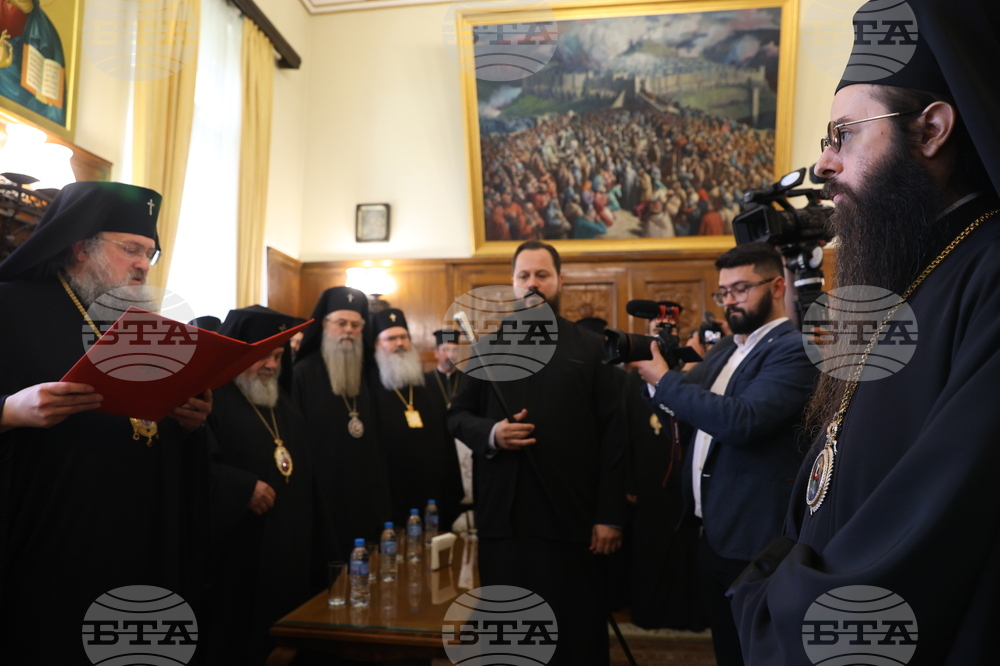 Свети синод -  Знеполски епископ Арсений - обявяване за Сливенски митрополит - церемония