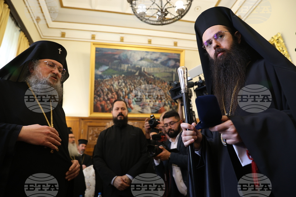 Свети синод -  Знеполски епископ Арсений - обявяване за Сливенски митрополит - церемония