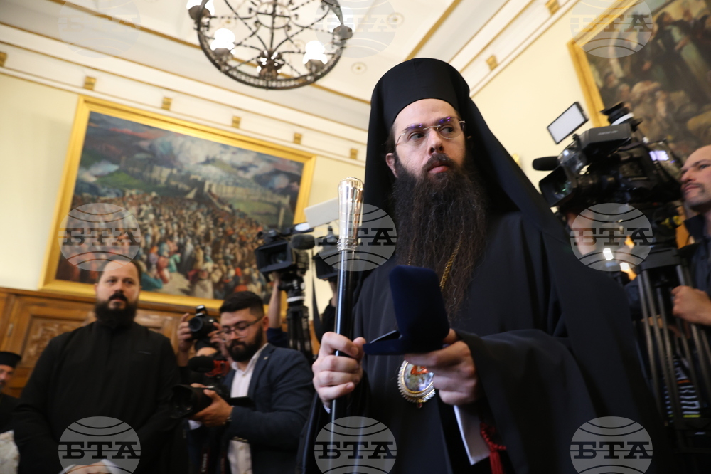 Свети синод -  Знеполски епископ Арсений - обявяване за Сливенски митрополит - церемония