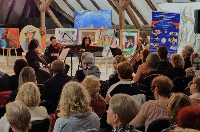 Варна - концерт-изложба - „Операта - културно наследство на човечеството“