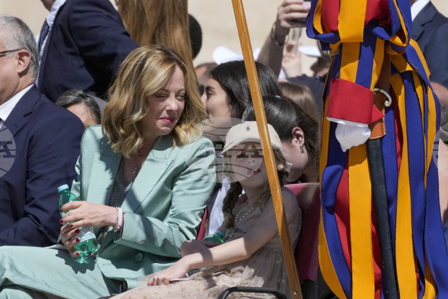 Учител по немски отправи заплахи срещу дъщерята на италианския премиер Мелони