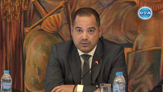 Понятието сигурност промени същността си и отдавна не се ограничава до обичайната концепция за военна защита, каза министър Калин Стоянов