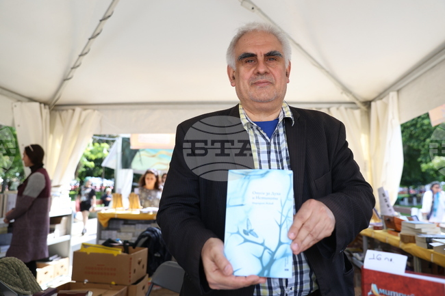 Пролетен панаир на книгата - Шатра 4 - "Среща с автограф" - Маргарит Жеков