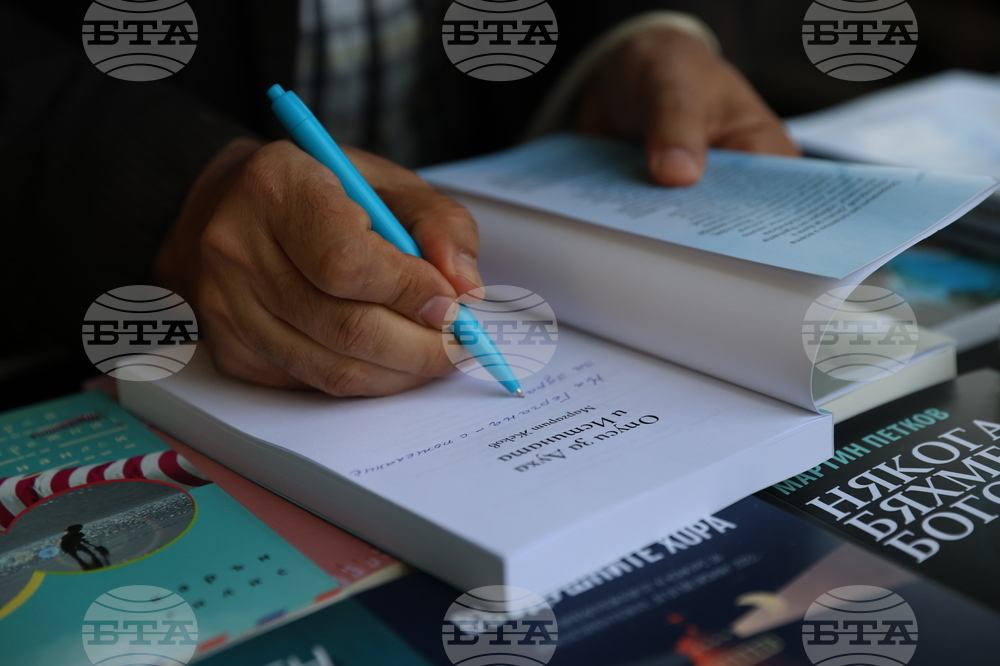 Пролетен панаир на книгата - Шатра 4 -  "Среща с автограф" - Маргарит Жеков